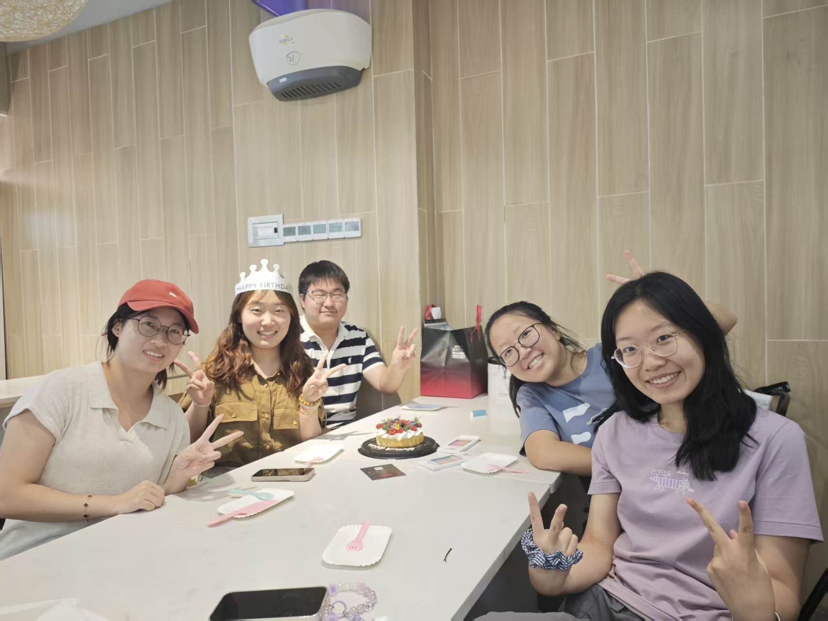 The lab celebrating Feixue and Ruixiang's birthdays in Hangzhou